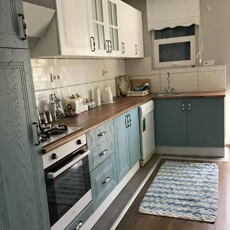 Apartment Mavi Panjurlu Ev Burhaniye