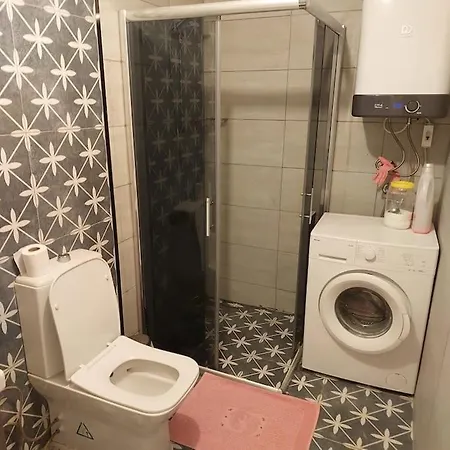 Mavi Panjurlu Ev Burhaniye