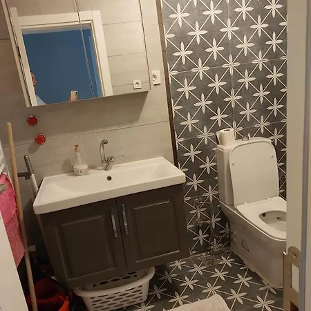 Apartment Mavi Panjurlu Ev Burhaniye