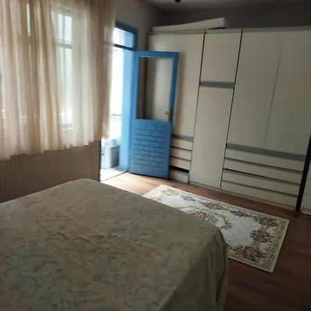 Mavi Panjurlu Ev * Ören