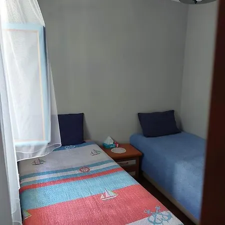 Mavi Panjurlu Ev * Ören